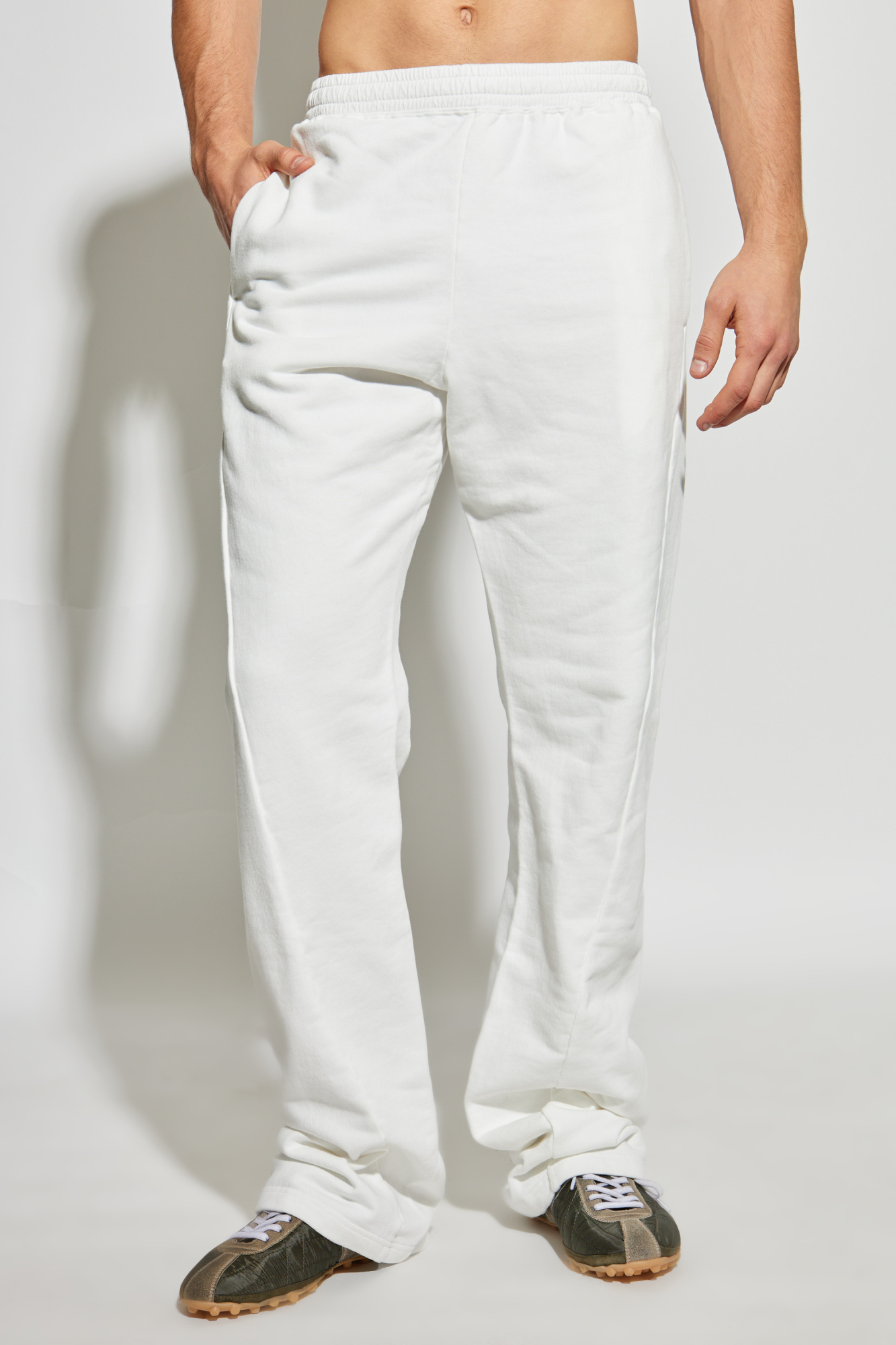 ボトムスその他 MM6 Maison Margiela MM6 Maison Margiela Trousers White MM6 Maison Margiela Coated Trousers | White | FARFETCH